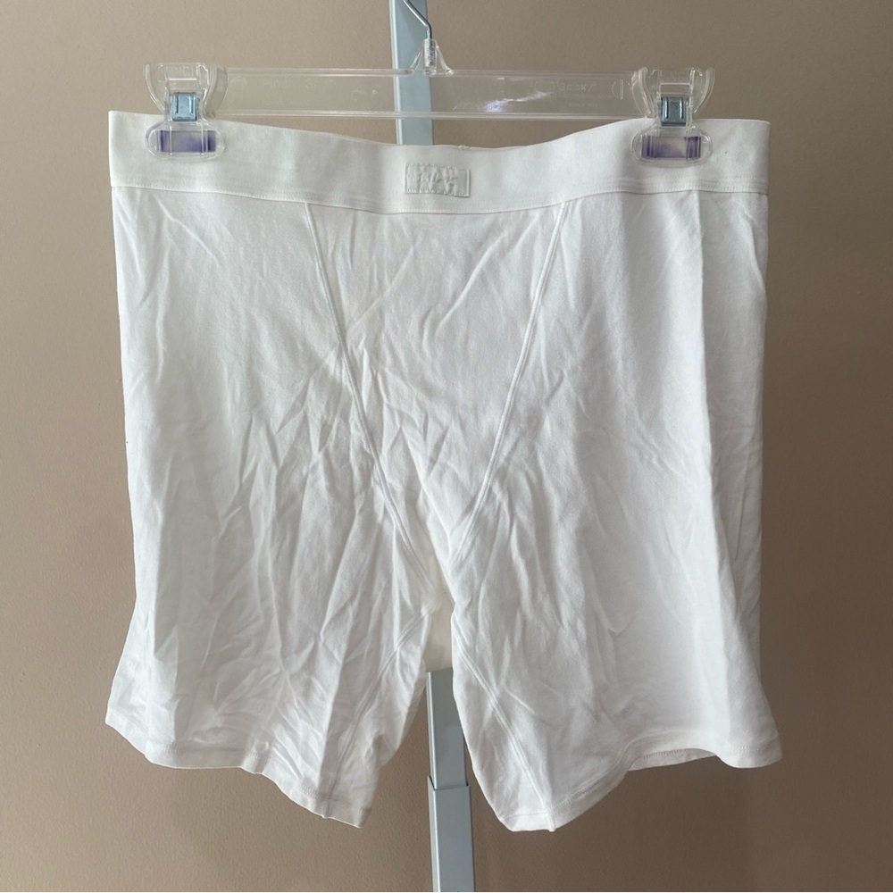 SKIMS - White Biker Boy Shorts M